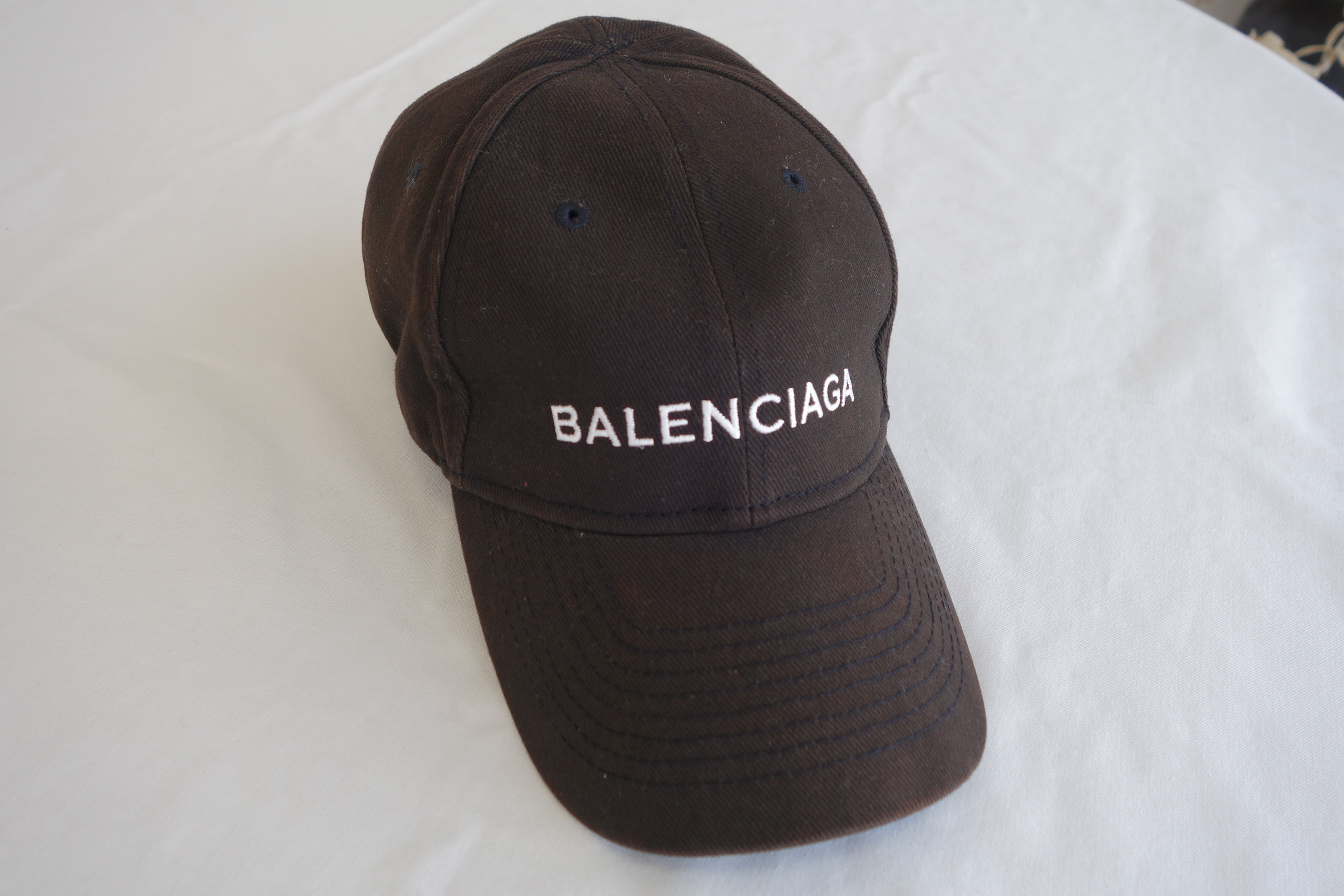 Hanakoya事例集 詳細：BALENCIAGA（バレンシアガ）キャップのお染め直し：BALENCIAGA：バッグの修理｜Hanakoya