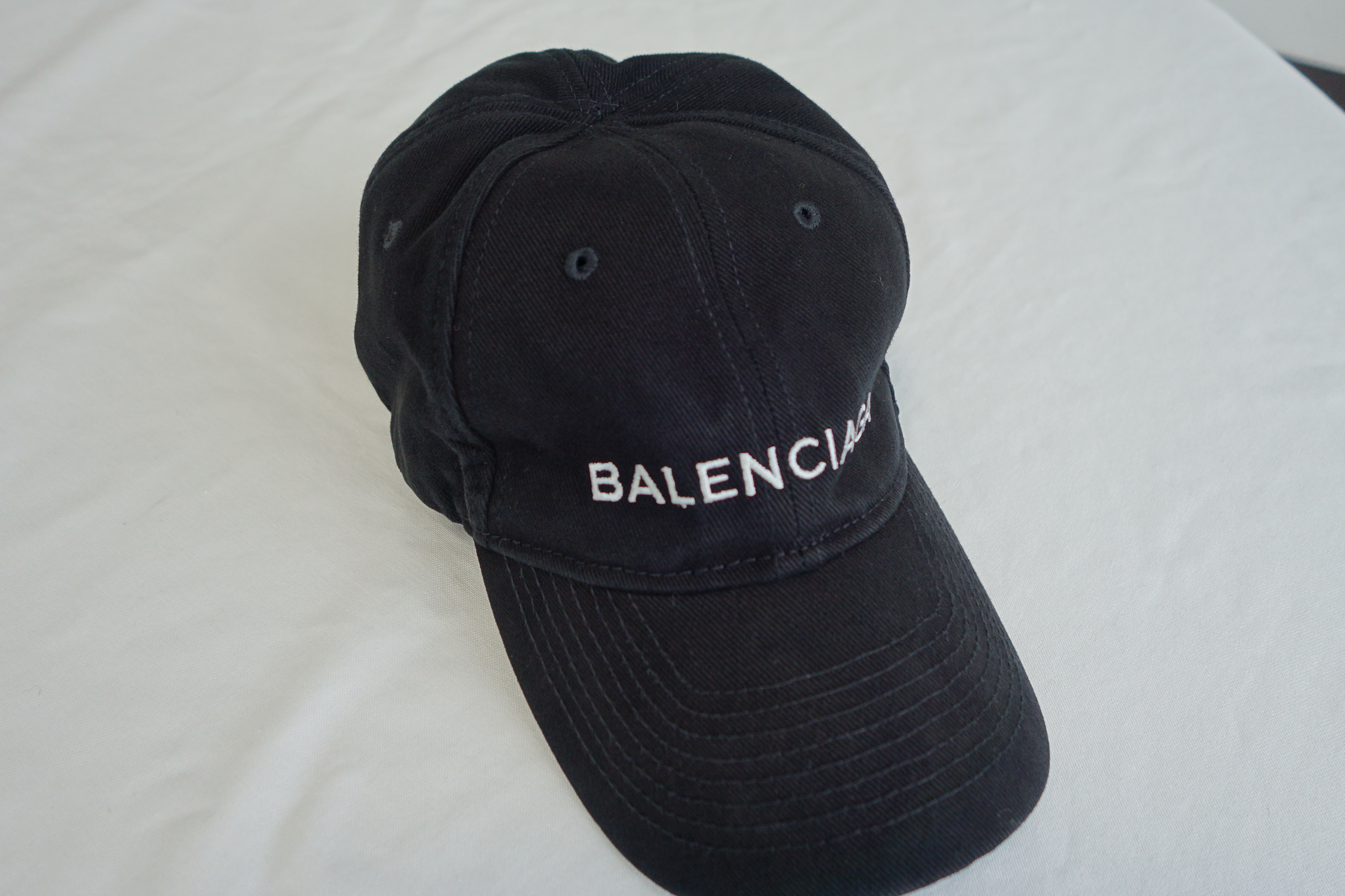 Hanakoya事例集 詳細：BALENCIAGA（バレンシアガ）キャップのお染め直し：BALENCIAGA：バッグの修理｜Hanakoya