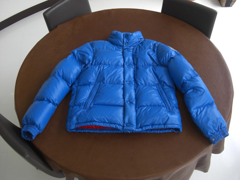 Hanakoya事例集 詳細：モンクレール【EVEREST】のメンテナンス：MONCLER：ダウンジャケットのボリューム復元｜Hanakoya