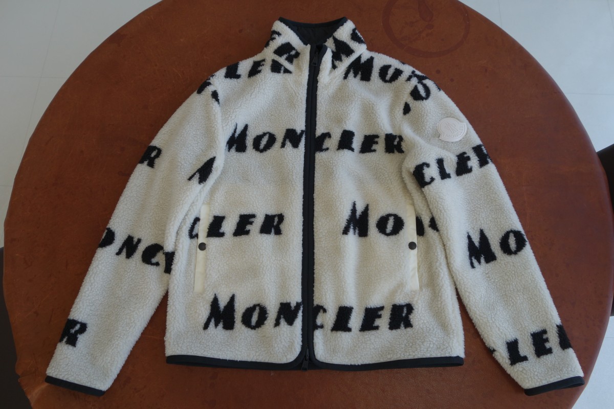 売り切り！モンクレール PERLA ネイビースプリングコート 腕ワッペン MONCLER（モンクレール） コート レディース ブランド スプリング