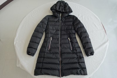 モンクレール　OROPHIN（オロフィン）ウェットクリーニングとしみ抜き