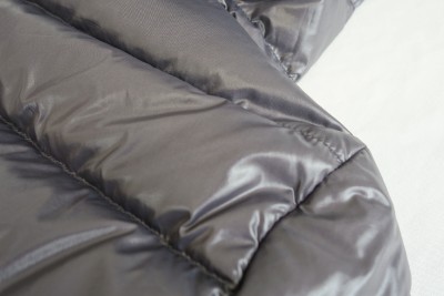 デュベティカダウンウェア　Dionisio（ディオニシオ）雨シミと光沢復元はウエットクリーニング