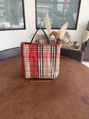 Burberryキャンバストートバッグの漂白加工