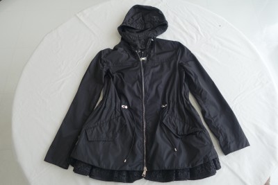 モンクレールナイロンジャケットLOTUS（ロータス）のウェットクリーニングとほつれ補修