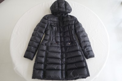 モンクレールダウンウェア（HERMINE）のカビ除去