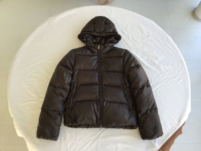 デュベティカダウンウェアのお染め替え（こげ茶⇒こげ茶）