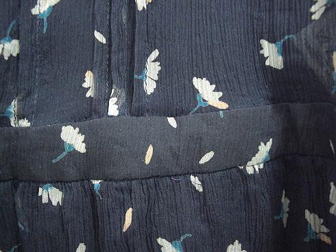 水を含むと縮んで凹凸がはっきりと浮き出てくる