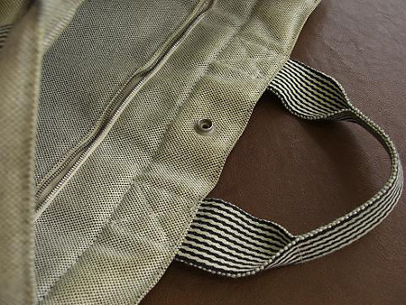 全体的に黄ばみや黒ずみ