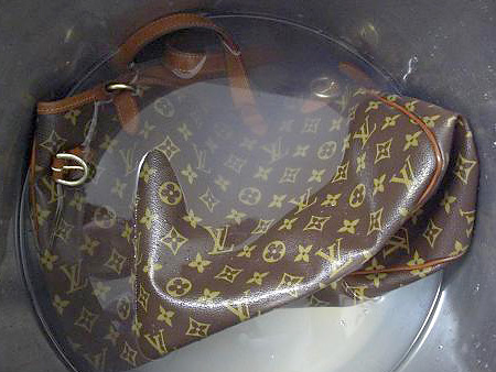 クレンジングでしっかりとカビを洗い流すことが可能