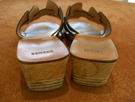 減ってしまったウェッジヒールを革でつみ足す