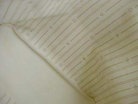 カビやシミはおおむね洗浄にて除去可能