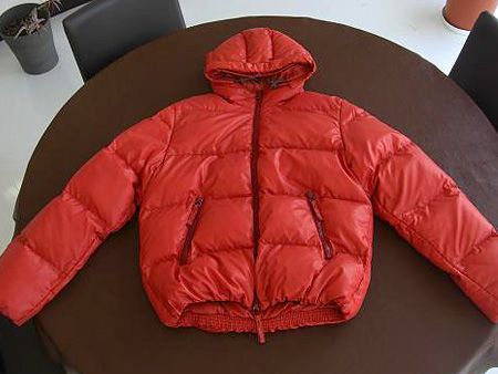 【After】ダウンジャケット水洗いはボリューム復元の為だけではなく、ナイロン素材の色合いや光沢感も考えて施工されています