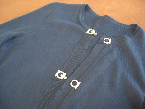 ネイビーへの染め替えをしました。