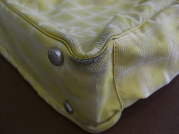 角の黒ずみ【Before】