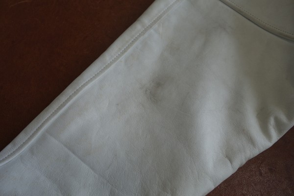 【Before】革袖汚れ除去前