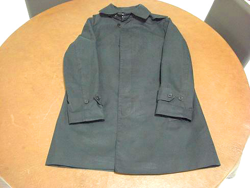 【After】マッキントッシュコートの袖口はカットすることで修復可能です