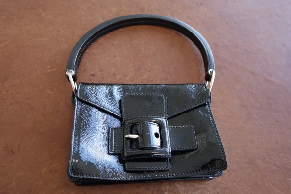 miumiuエナメルバッグ