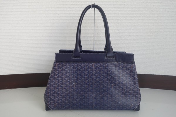 【After】オリジナルよりワンサイズ小さい仕上がり