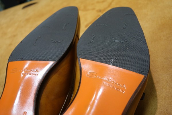 【After】ソールのロゴ刻印