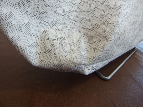 【Before】角破れ箇所