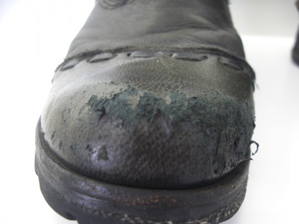 【Before】つま先のキズ