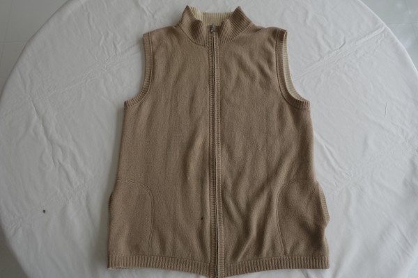 【Before】前身頃　シミ有り