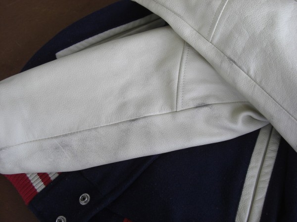 レザー黒ずみ【Before】